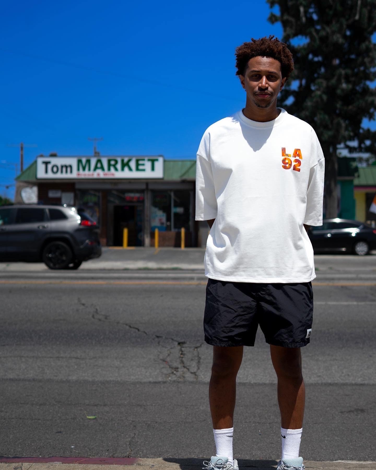 LA 92 TEE :EGGSHELL: